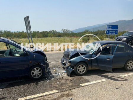 Тежка катастрофа на прохода „Шипка”,  три коли се удариха, има и ранени