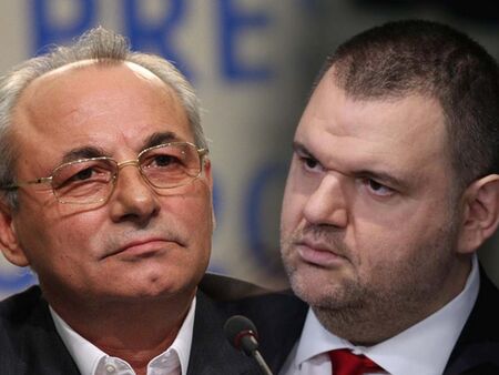 Ето кои депутати от ДПС се опълчиха на Пеевски и кои подкрепиха Доган
