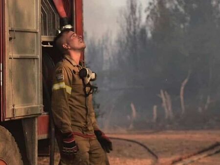 Огнената стихия у нас продължава, четвърти ден пожарникари се борят с пламъците