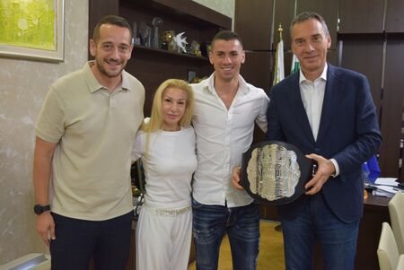 Кметът предлага награда за Стоян Копривленски, спечелил пояса на К1 в Япония