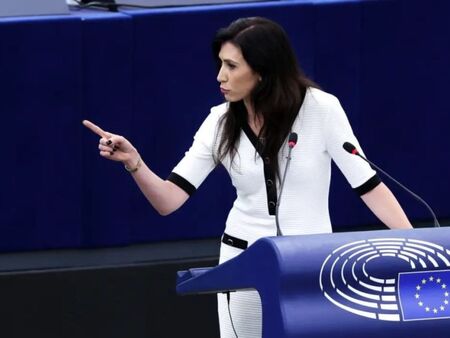 Полска евродепутатка към Урсула фон дер Лайен - мястото ви е в затвора, не начело на ЕК