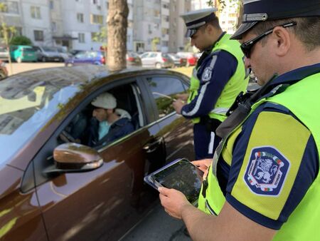 МВР с важно предупреждение, близо 800 000 родни шофьори изтръпнаха