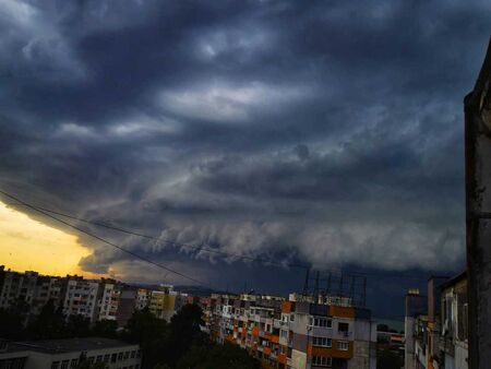 Пикът ще е между 18 и 20 часа предупреждава Meteo Balkans