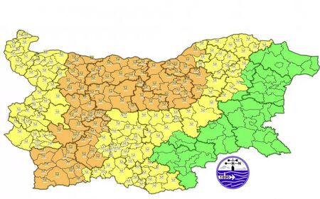 Уикендът започва с оранжев код за проливни дъждове