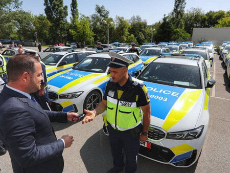 Голям скандал с новите лъскави патрулки, полицейските коли нямали „Автокаско“