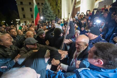 Апропо неуважението към България не е в текста а в