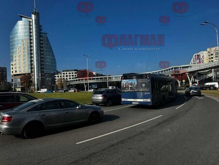 Протестът на таксиджиите създаде транспортен хаос в Бургас (СНИМКИ)