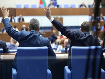 Парламентът се строява за пореден път! Драмата с председателството не стихва