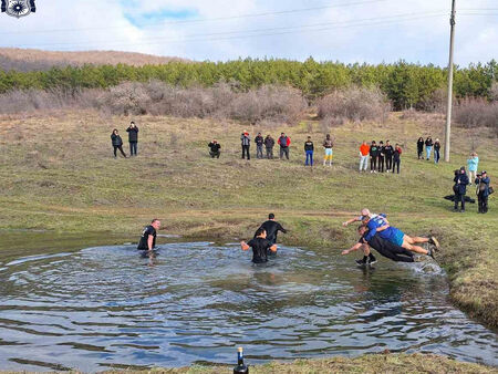 В несебърското село Кошарица изкъпаха зетьовете