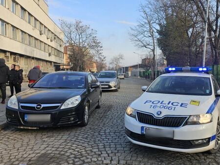 Ние се борим за Аллах: Какво пише в имейлите с бомбени заплахи до училищата