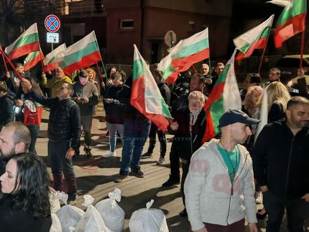 ГЕРБ за протеста пред дома на Борисов: Инсценира се въстание