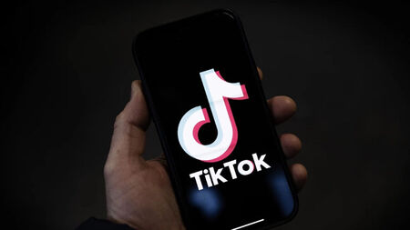 Огромна трагедия: Tik Tok звезда умря в съня си по време на ваканция за 25-ия си рожден ден (СНИМКА)